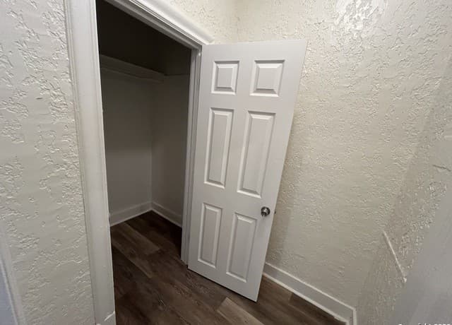 1-bedroom rental at 1625 Mccullough Ave Unit 8 in San Antonio, TX — photo 5