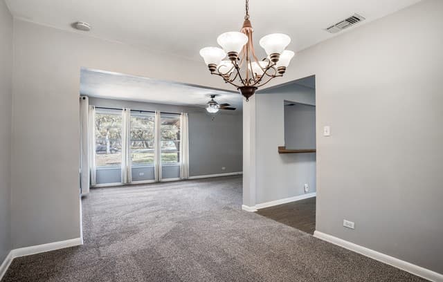 3-bedroom rental at 102 Krameria Dr in Castle Hills, TX — photo 5
