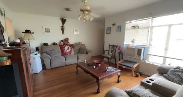 Home for sale at 106 Cyril in San Antonio, TX — photo 2
