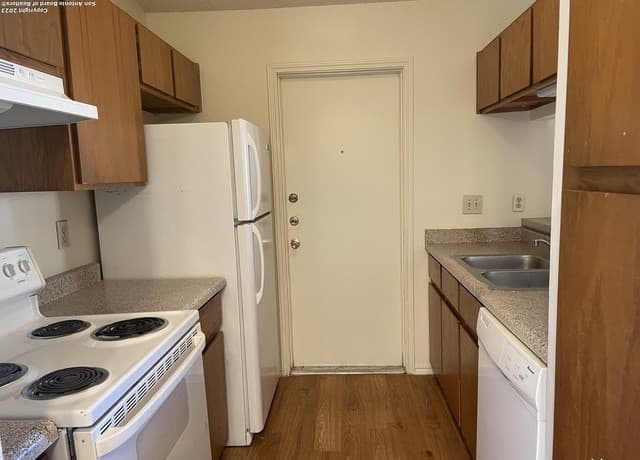 2-bedroom rental at 14439 Hereford in San Antonio, TX — photo 4