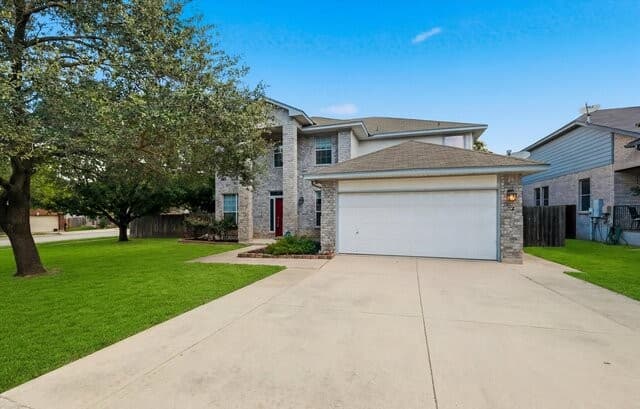 Home for sale at 132 Springtree Bnd in Cibolo, TX — photo 2