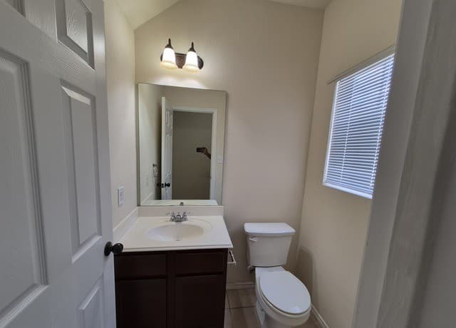3-bedroom rental at 7208 Colina Way in Converse, TX — photo 3