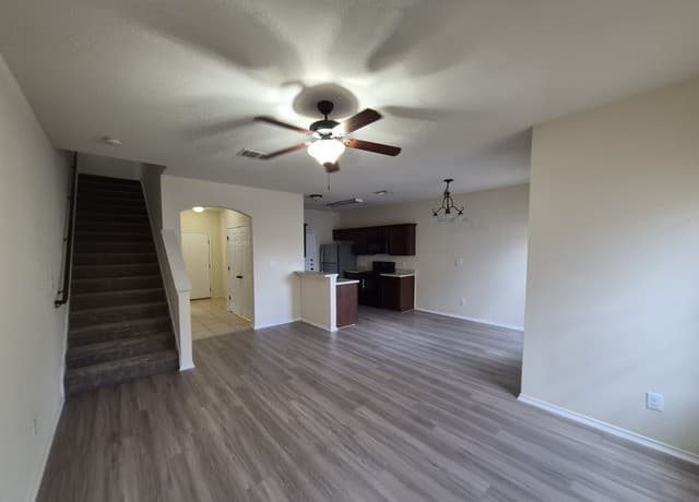 3-bedroom rental at 7208 Colina Way in Converse, TX — photo 5