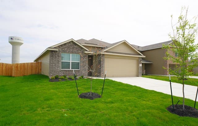 3-bedroom rental at 336 Great Raft in Cibolo, TX — photo 3