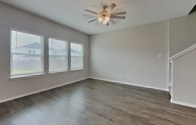 3-bedroom rental at 4015 Asher Aly in St Hedwig, TX — photo 4