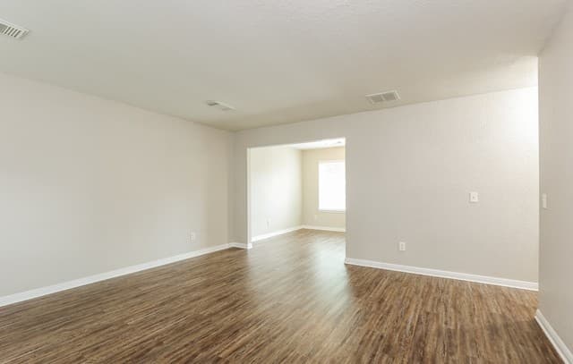 4-bedroom rental at 7527 Sutters Mine in Converse, TX — photo 4
