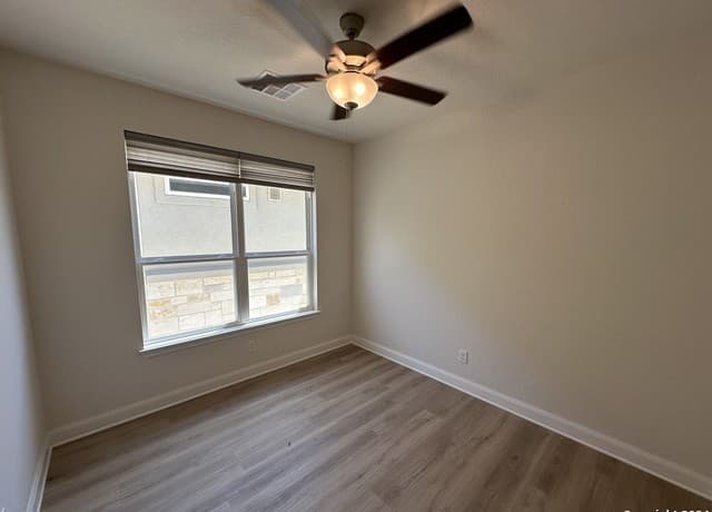 3-bedroom rental at 154 Magnolia Cir in Boerne, TX — photo 4