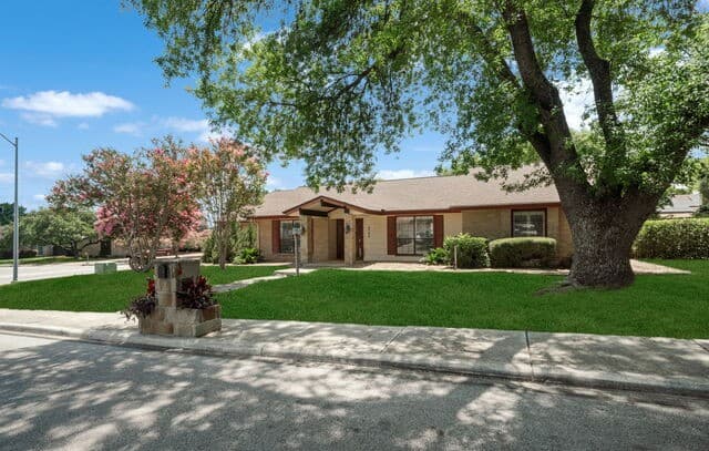 Home for sale at 8703 Golden Pt in Windcrest, TX — photo 3