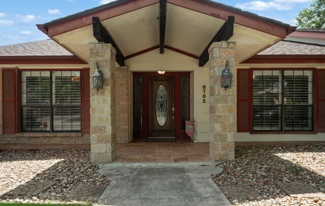 Home for sale at 8703 Golden Pt in Windcrest, TX — photo 5