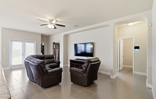 Home for sale at 256 Albarella in Cibolo, TX — photo 4