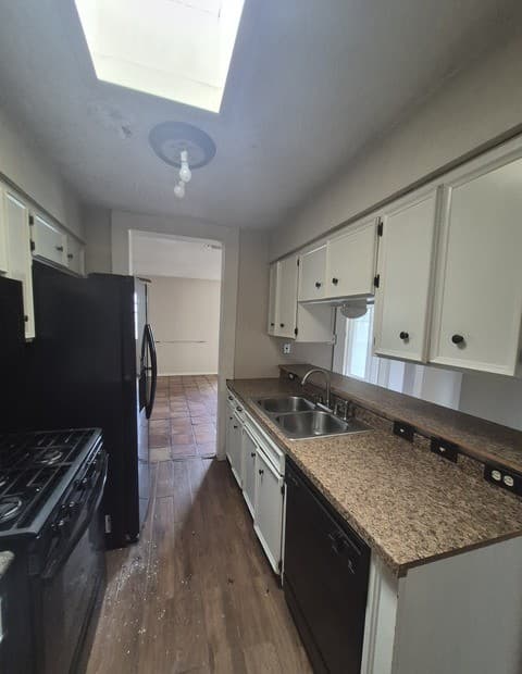 Home for sale at 2406 Roseville St in San Antonio, TX — photo 4