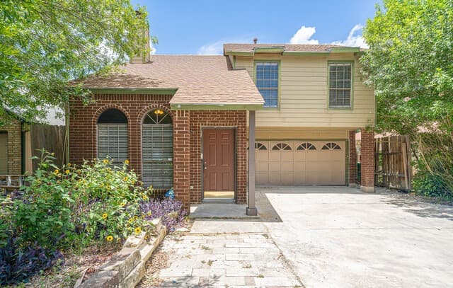 4-bedroom rental at 821 Meadow Stone in Converse, TX — photo 2