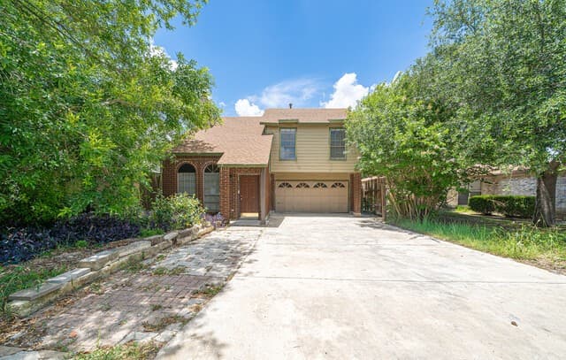4-bedroom rental at 821 Meadow Stone in Converse, TX — photo 3