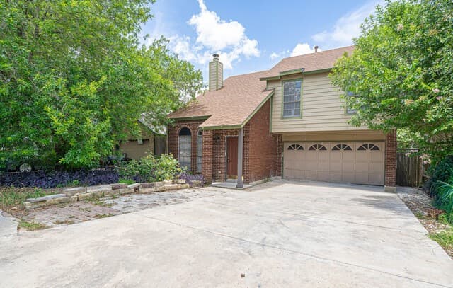 4-bedroom rental at 821 Meadow Stone in Converse, TX — photo 4