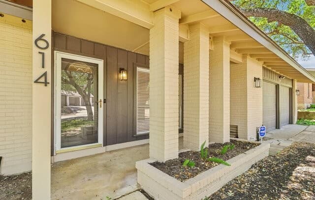 3-bedroom rental at 614 Coronet in San Antonio, TX — photo 2