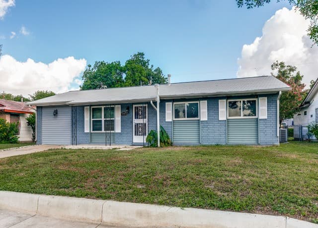 Home for sale at 1503 W Ackard in San Antonio, TX — photo 2