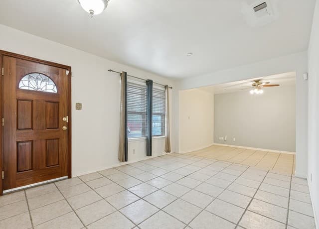 Home for sale at 1503 W Ackard in San Antonio, TX — photo 4