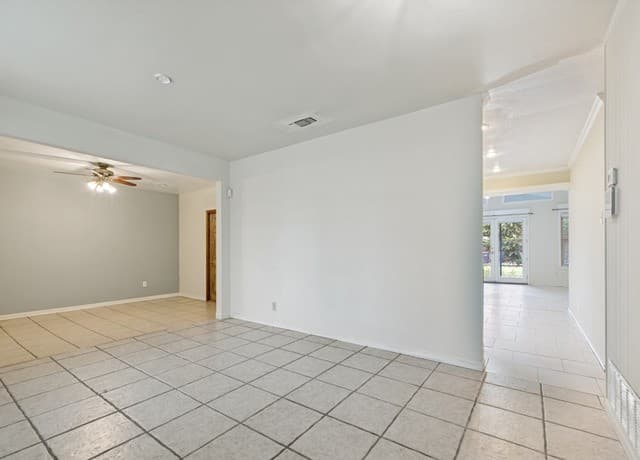 Home for sale at 1503 W Ackard in San Antonio, TX — photo 5