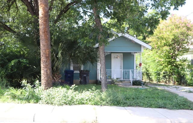 Home for sale at 207 W Franciscan in San Antonio, TX — photo 3