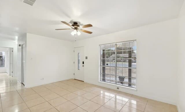 3-bedroom rental at 4311 Sun Gate St in San Antonio, TX — photo 2