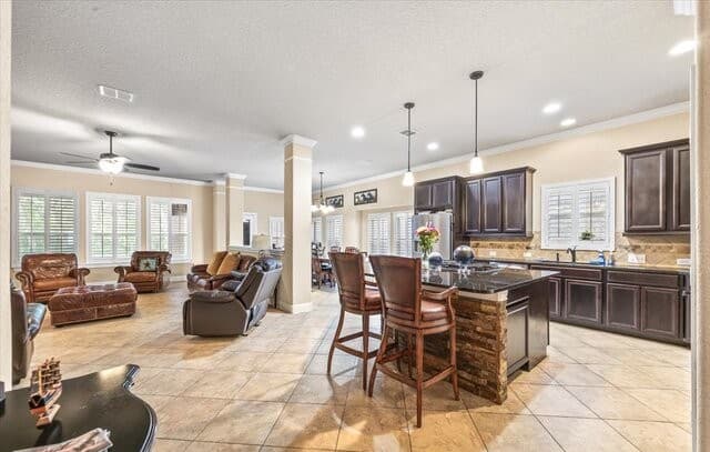 4-bedroom rental at 10515 Alcantara in Helotes, TX — photo 5