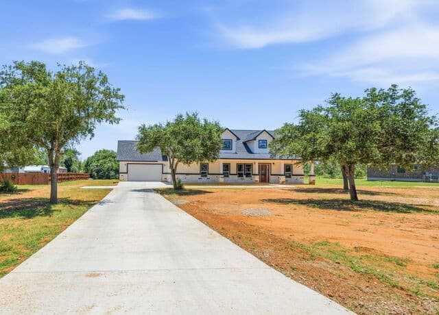 Home for sale at 117 W Short Meadow Dr in Lytle, TX — photo 1