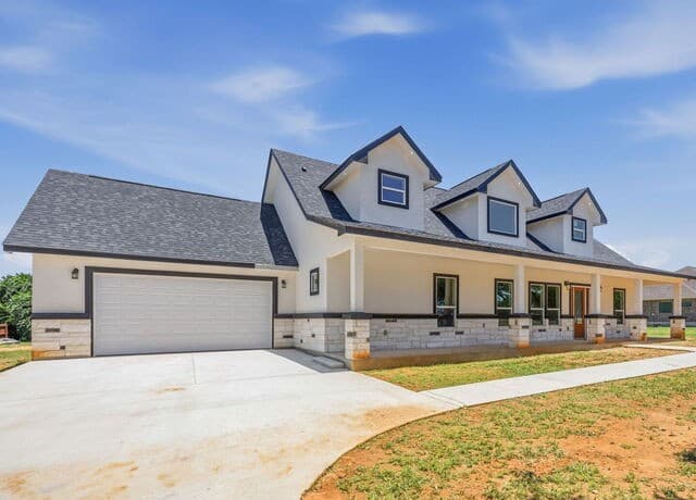 Home for sale at 117 W Short Meadow Dr in Lytle, TX — photo 3