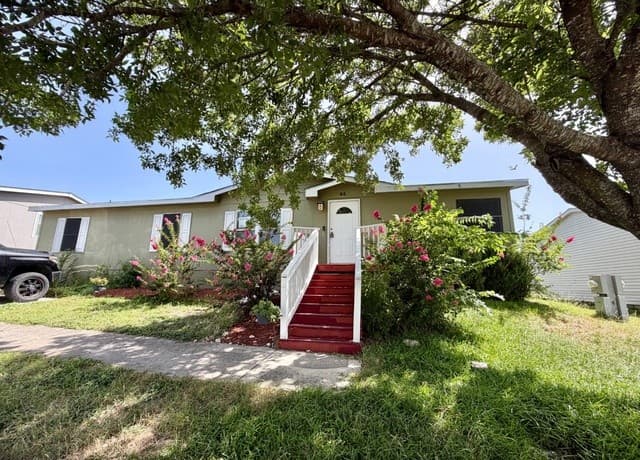 3-bedroom rental at 7460 Kitty Hawk Unit 44 in San Antonio, TX — photo 1