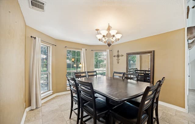 Home for sale at 1717 Embassy Rd in Pleasanton, TX — photo 2