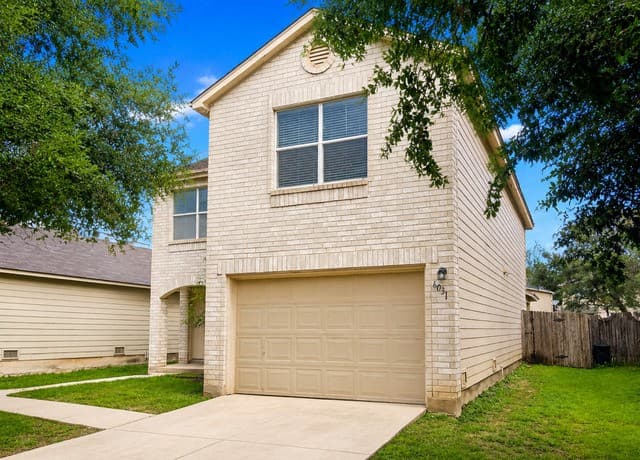 3-bedroom rental at 6031 Kensinger Pass in Converse, TX — photo 2