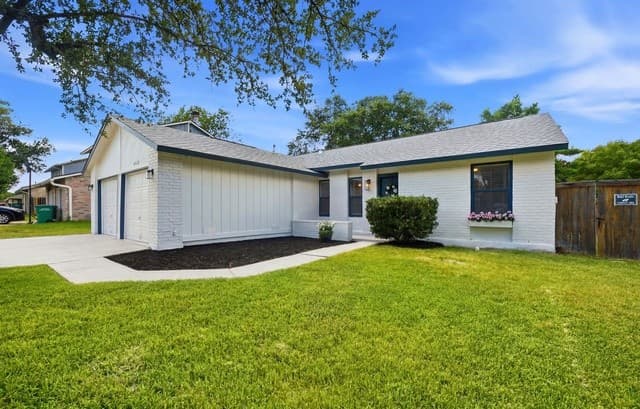 Home for sale at 13923 Woodbreeze St in San Antonio, TX — photo 2