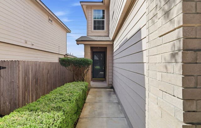Home for sale at 6818 Sandy Point Dr in San Antonio, TX — photo 4