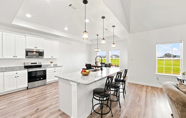 Home for sale at 105 Hidden Cv in Floresville, TX — photo 4