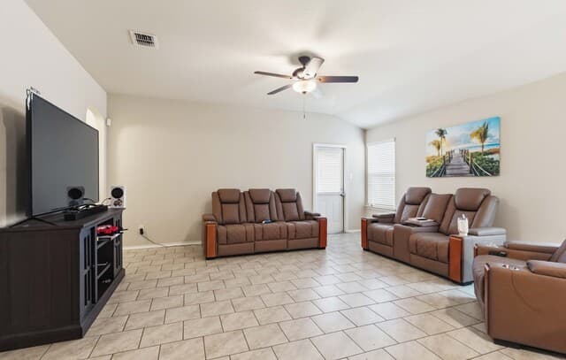 Home for sale at 3918 Goliad Frd in San Antonio, TX — photo 2