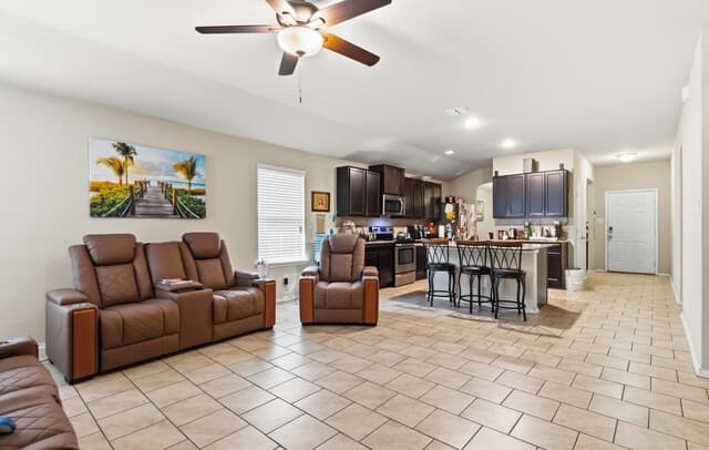 Home for sale at 3918 Goliad Frd in San Antonio, TX — photo 4