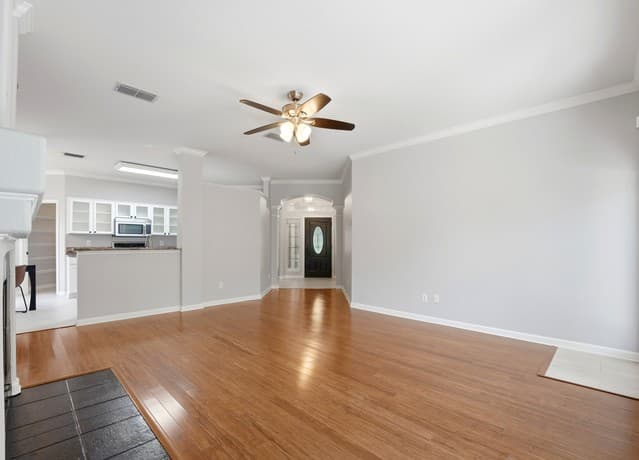 3-bedroom rental at 2804 Berry Trce in Schertz, TX — photo 4