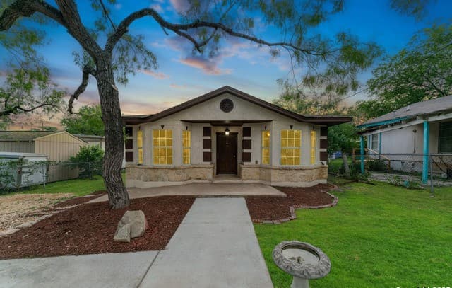 Home for sale at 451 N San Joaquin Ave in San Antonio, TX — photo 2