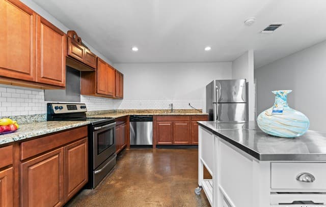 Home for sale at 451 N San Joaquin Ave in San Antonio, TX — photo 4