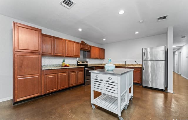 Home for sale at 451 N San Joaquin Ave in San Antonio, TX — photo 5