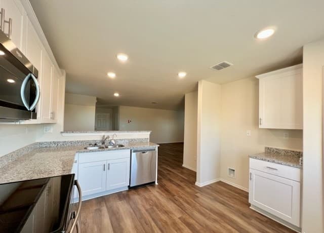 4-bedroom rental at 6234 Fieldrun in San Antonio, TX — photo 4