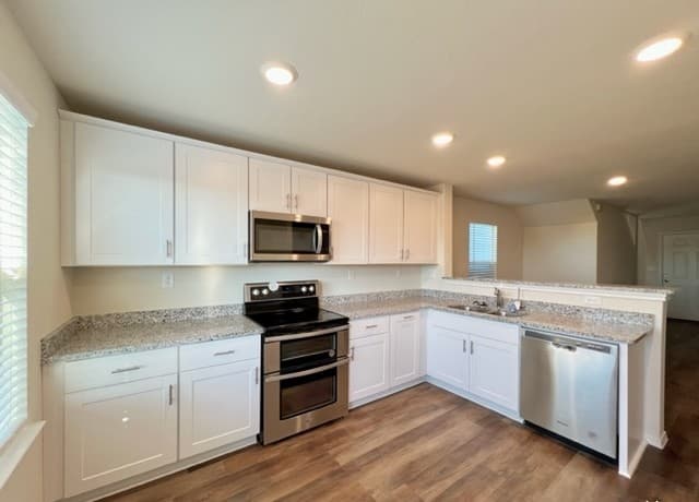 4-bedroom rental at 6234 Fieldrun in San Antonio, TX — photo 5
