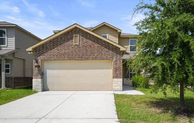 Home for sale at 4019 Asher in St Hedwig, TX — photo 2