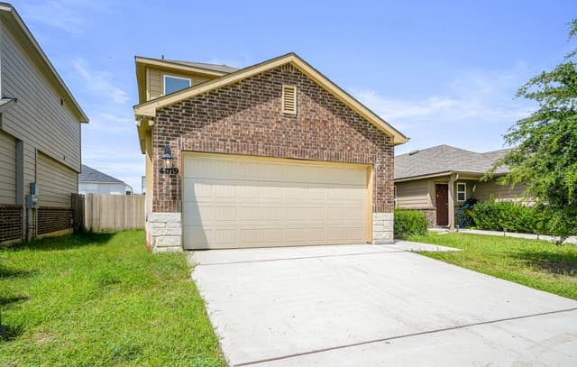 Home for sale at 4019 Asher in St Hedwig, TX — photo 3