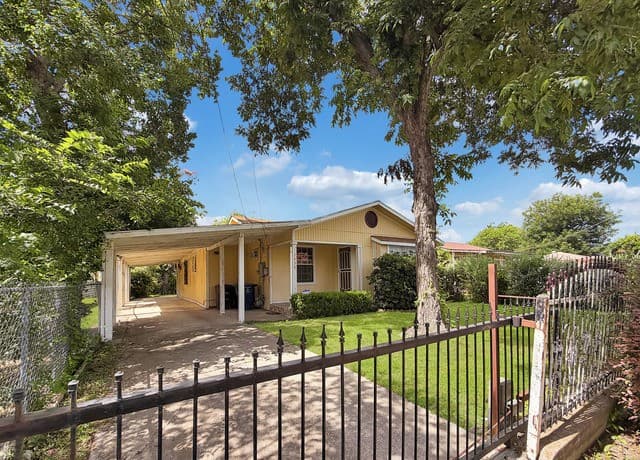 Home for sale at 1450 Brighton Avenue in San Antonio, TX — photo 2