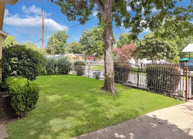 Home for sale at 1450 Brighton Avenue in San Antonio, TX — photo 3