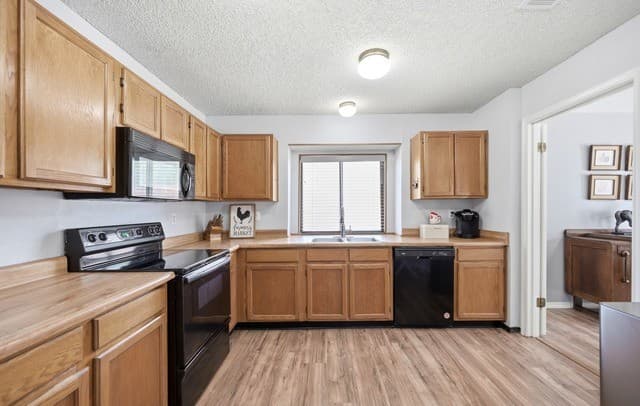 Home for sale at 4431 Pebble Hl in San Antonio, TX — photo 4