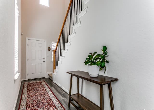 4-bedroom rental at 15066 Palm Desert Ct in San Antonio, TX — photo 3
