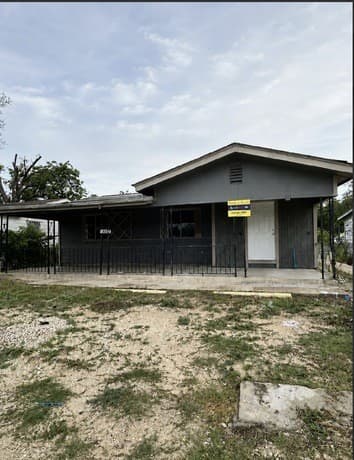 Home for sale at 1827 Dahlgreen Ave in San Antonio, TX — photo 1