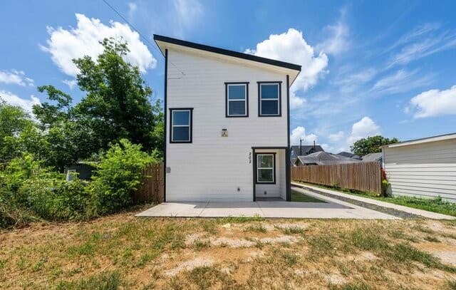 2-bedroom rental at 323 Gabriel Unit 202 in San Antonio TX