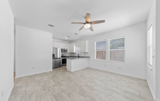 2-bedroom rental at 323 Gabriel Unit 202 in San Antonio, TX — photo 4